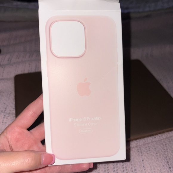 Apple Pink Silicone Case for iPhone - Picture 1 of 2